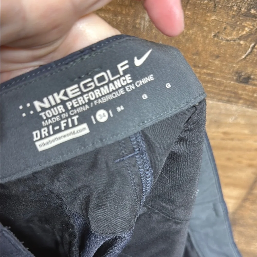 Nike‎ Dri Fit Black with Gray Stripe Golf Shorts Men's Size 34